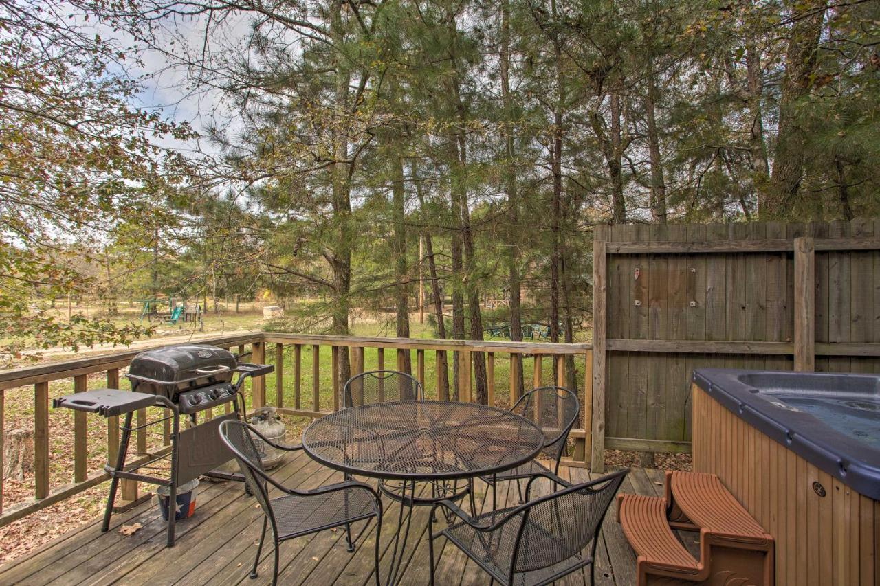 Peaceful Wild Rose Cabin With Private Hot Tub! Villa Broken Bow Exterior photo